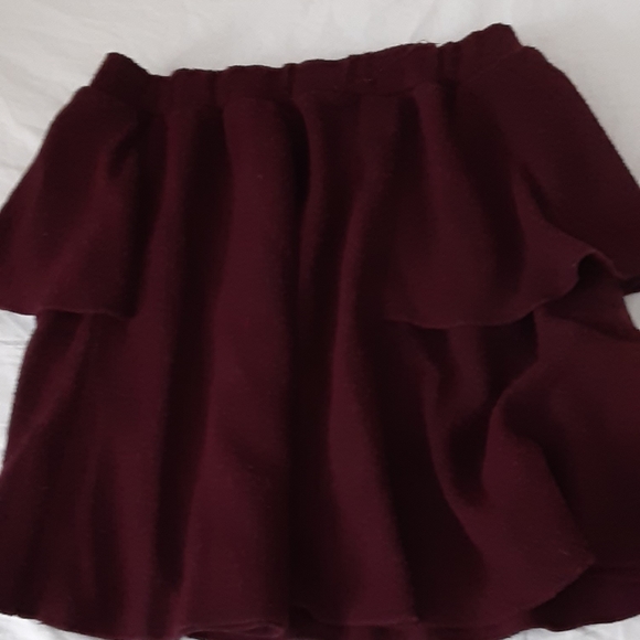 Zara Maroon Mini Skirt - Picture 4 of 4